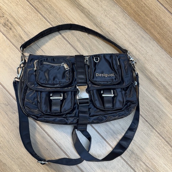 EUC‎ Desigual Black Pockets Crossbody Bum Bag - Picture 3 of 11